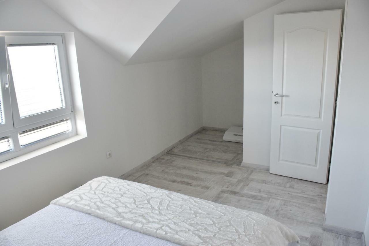 Apartmani Niko 扎达尔 外观 照片
