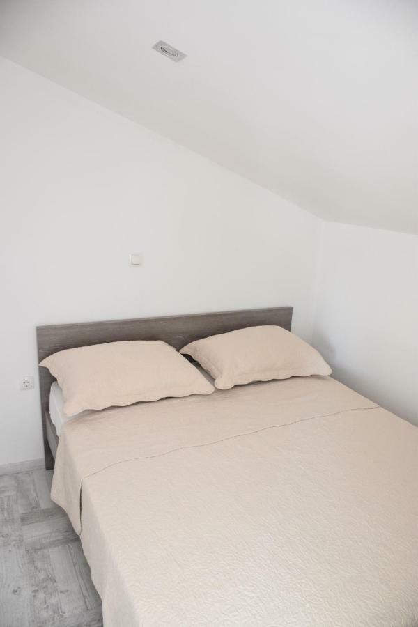 Apartmani Niko 扎达尔 外观 照片